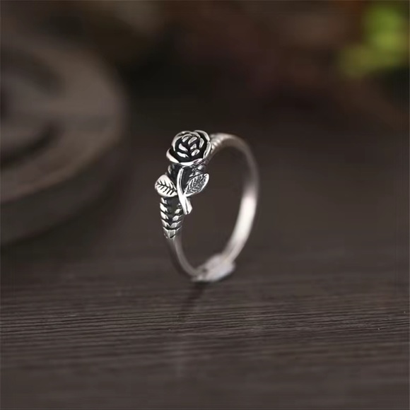 NWT 🌹 SILVER-PLATED OVER ECO-FRIENDLY SILVER ALLOY ROSE RING Size Women’s 6 7 8 - Picture 3 of 8